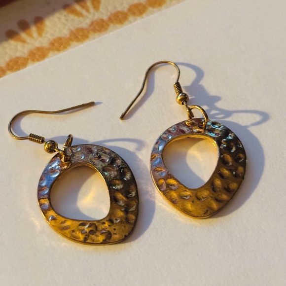 Vintage estate sale Hammered Gold-Tone Open Drop Earrings - - Picture 3 of 3